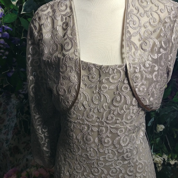 EMBROIDERED LACE DRESS WITH BOLERO JACKET SZ 16 - Picture 5 of 12